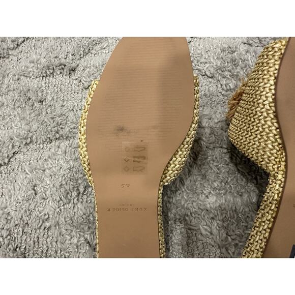 Kurt Geiger London Eye Flat Sandal Beige Sz 5.5 STORE MODEL - Picture 4 of 5